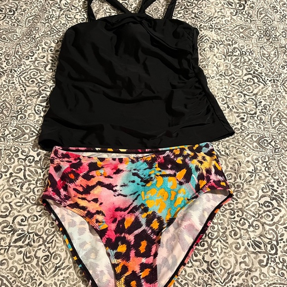 Cupshe Asymmetric Tankini Top & Colorful Leopard Print Bottoms Set - Picture 3 of 5